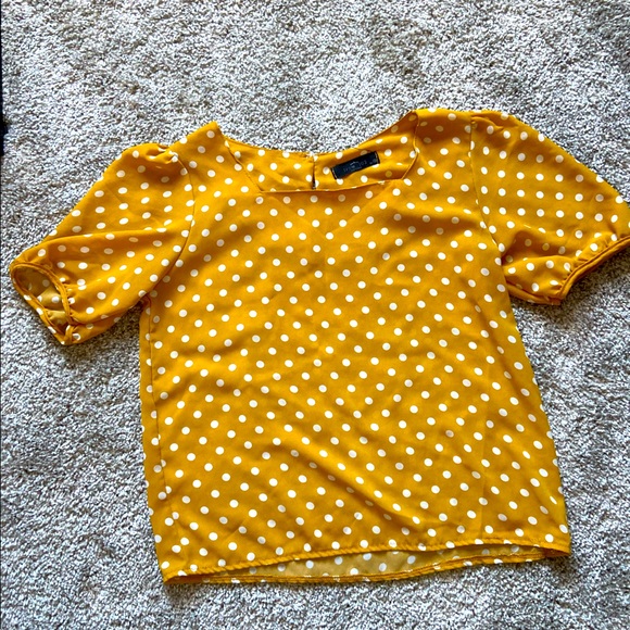 Yellow Dotted Top - Picture 1 of 2
